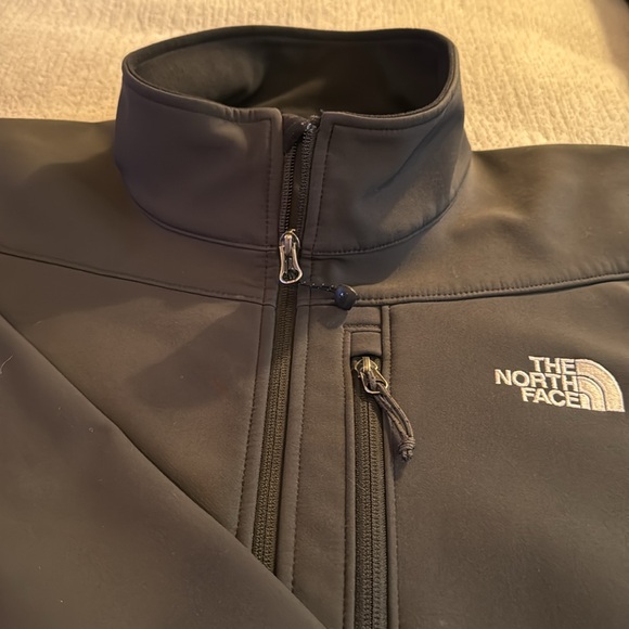 Black The North Face Black Men’s XXL fleece lined hip length coat. - Picture 4 of 5